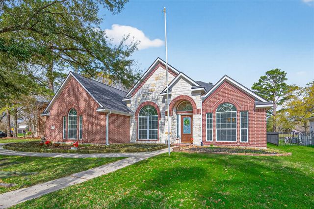 18810 Walden Forest Dr — Walden On Lake Houston Ph 01
