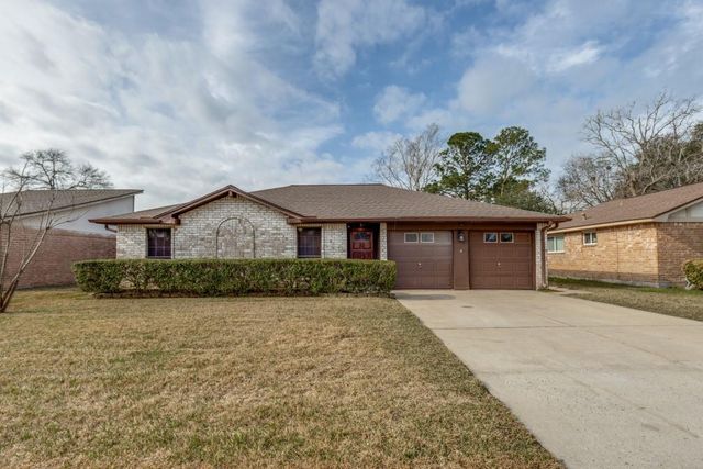 16210 Tibet Rd — Wedgewood Village