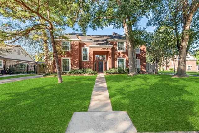 12502 Pavilion Ct — Lakewood Forest