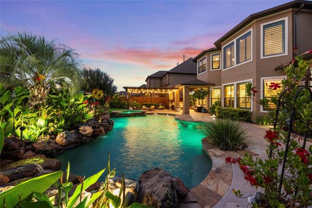 10507 Grace Hollow Dr — Towne Lake
