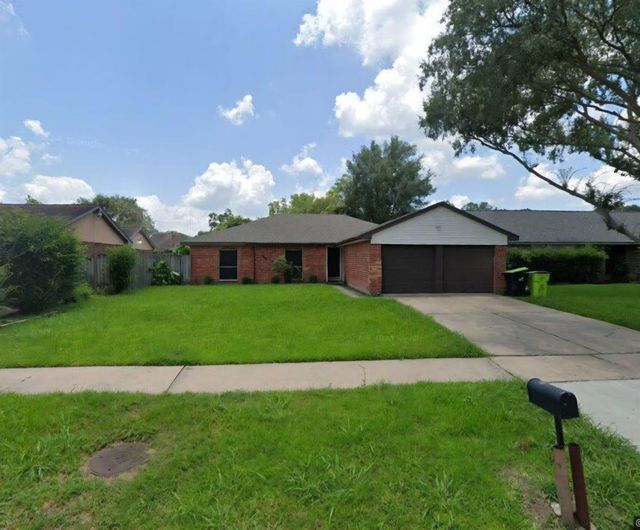 1419 twining oaks Ln — Hunters Glen