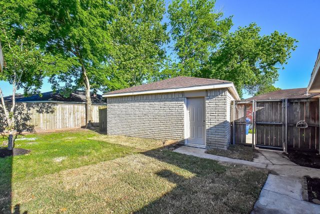 1718 Millbury Dr — Hunters Glen Sec 2