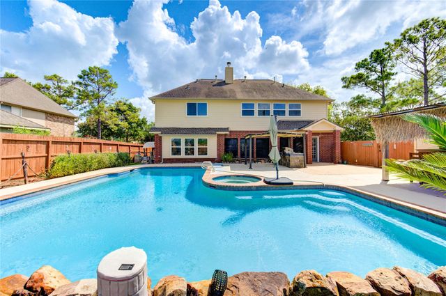 1016 Applewood Dr — Wilderness Trails
