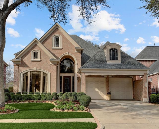 2710 Saint Annes Dr — Cypress on the Green