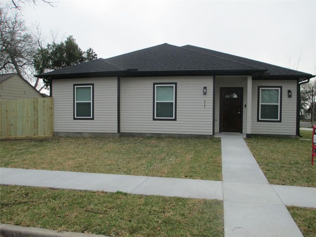 217 Miriam St — Schilling & Massey