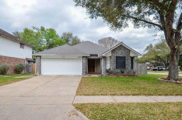 2902 Silent Dr — Pheasant Creek