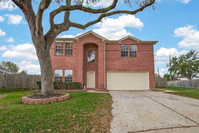 9904 Fair Brook Way — South Hampton Sec 1-2