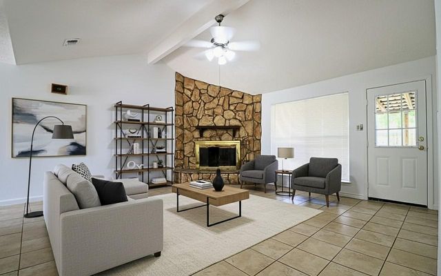 10314 Hollow Canyon Ct — Townewest