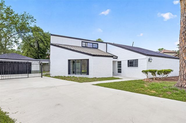 2335 Canyon Meadows Dr — Meadowcreek Sec 2