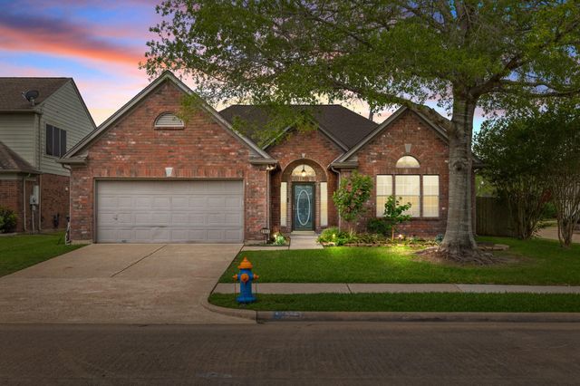 2902 Julie Ann Dr — Willowick Pearland