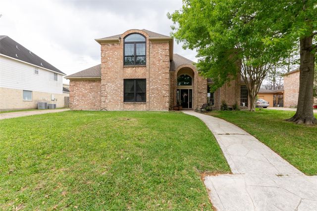 19007 Walden Forest Dr — Walden on Lake Houson