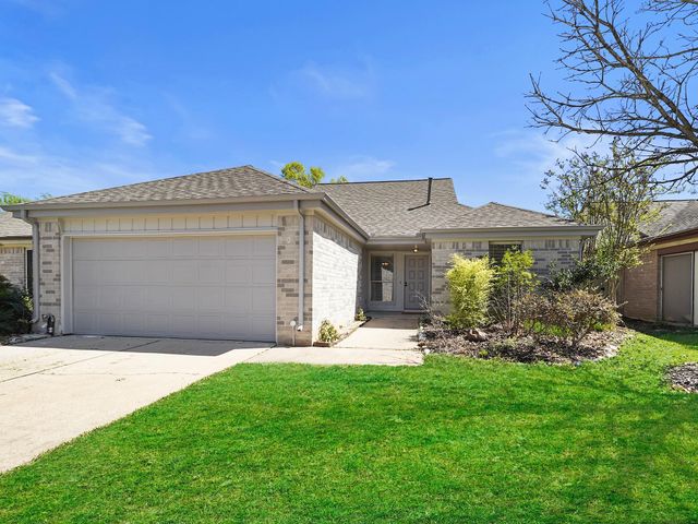 2239 Highland Hills Dr — The Highlands Sec 2