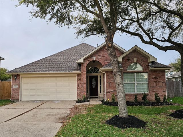8215 Montego Bay Dr — Legends Bay Sec 01