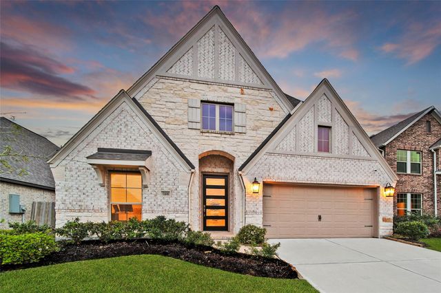 1108 Wandering Brook St — Escondido