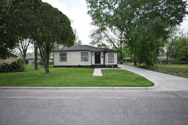 916 Parkway St — Wynnewood Sec 03