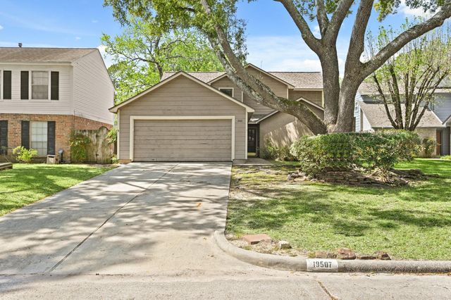19507 Gamble Oak Dr — Pines Atascocita