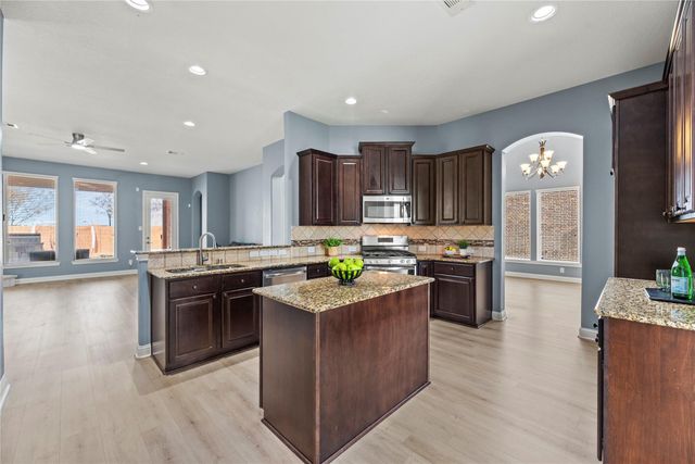 18718 Fairmont Springs Ct — Villages of Cypress Lakes