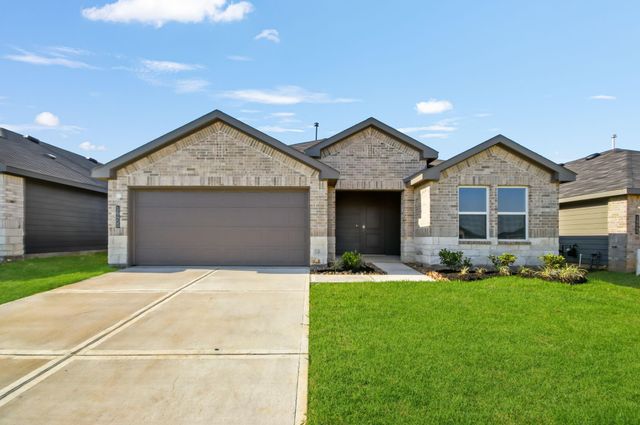 16450 Pinebrook Leaf Ln — Grand Pines