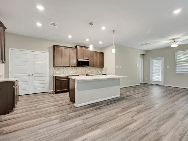 6650 Lahna Oak Dr — Montgomery Oaks