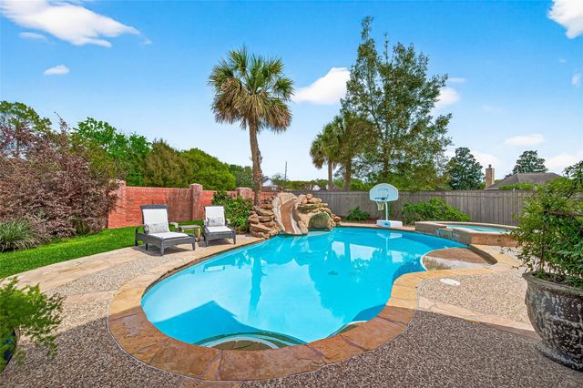 35 Hannahs Way Ct — New Territory