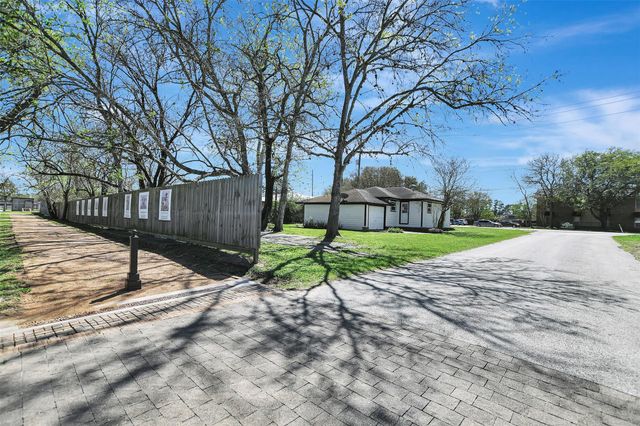 122 Commerce St — Magnolia Melton