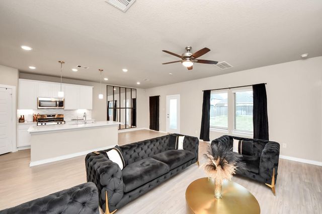 21034 Sunny Ravine Dr — BRIDGELAND PRAIRIELAND