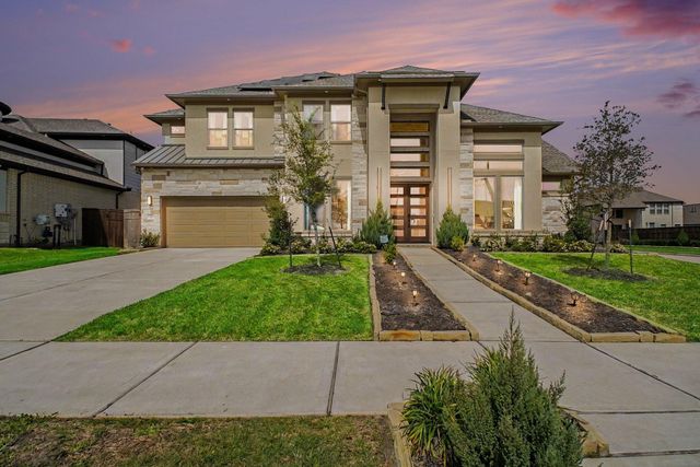 9911 Crescent Wood Dr — Sienna Sec 37