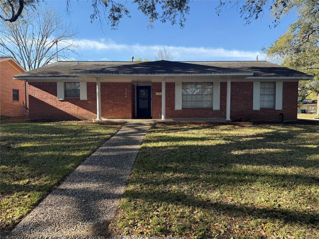 2206 Palomar St — Eva Maud Sec 05