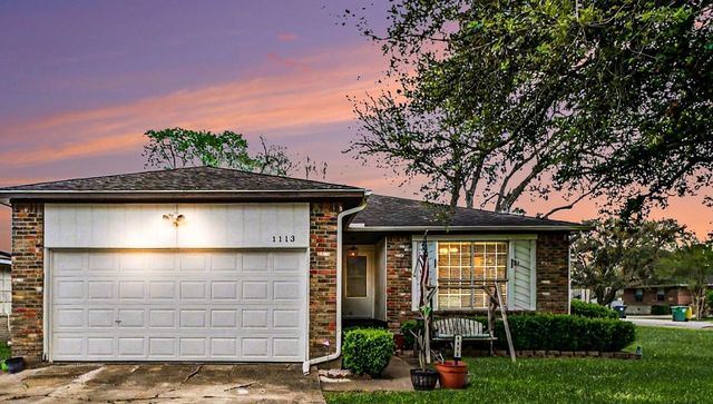 1113 Union Valley Dr — Twin Creek Woods Pearland