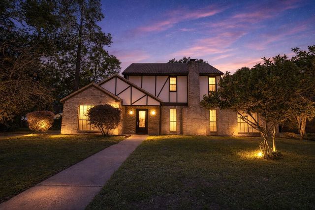 7811 17th Green Dr — Pinehurst Atascocita Sec 01