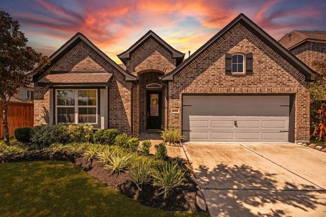 11211 Puckett River Dr — Towne Lake