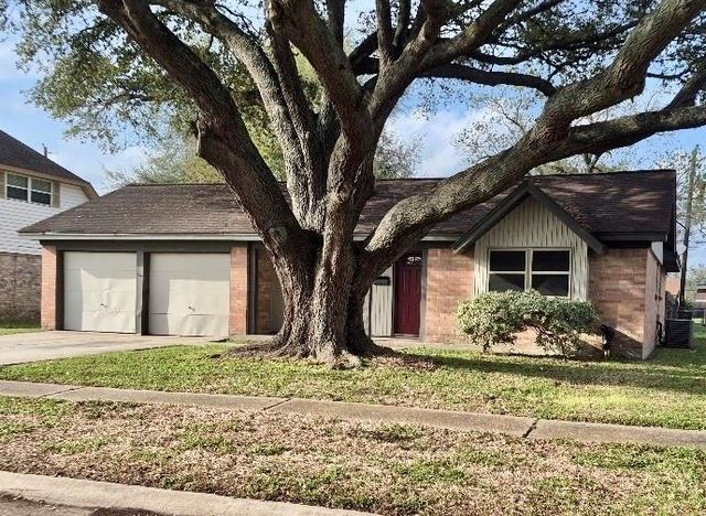 4805 Crepe Myrtle Ln — Huntington Sec 03