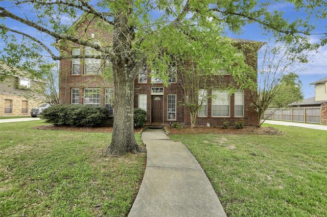 1209 Twin Oaks St — Falcon Ridge