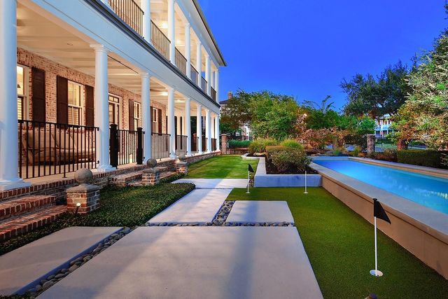 30 East Bay Blvd — East Shore