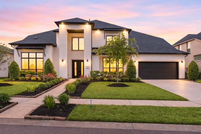 10631 Crystal Spring Drive — Sienna Executive Collection
