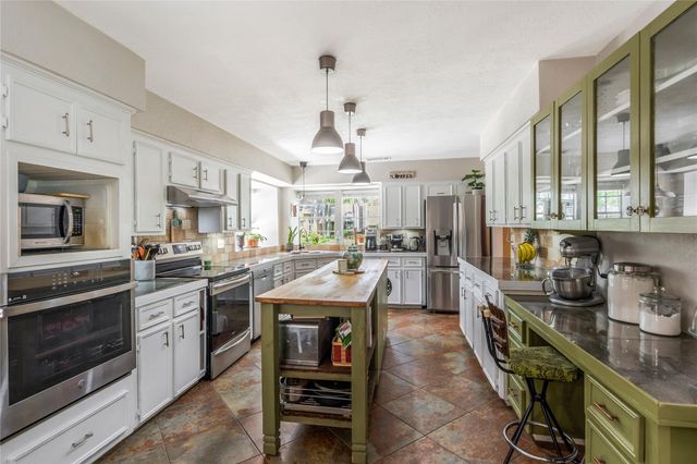 6411 Northway Dr — Northampton Sec 05 02 R/P