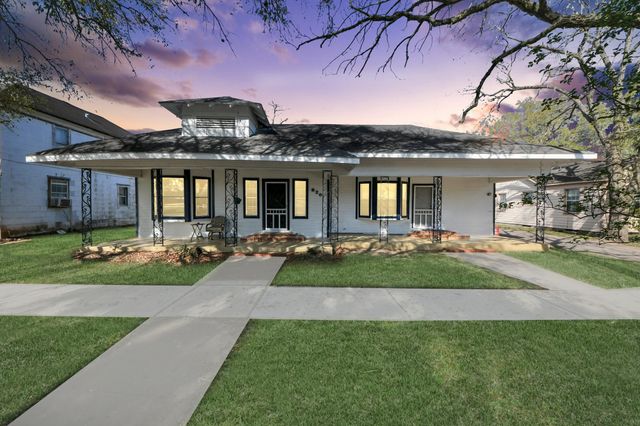 820 6th St — Rosenberg