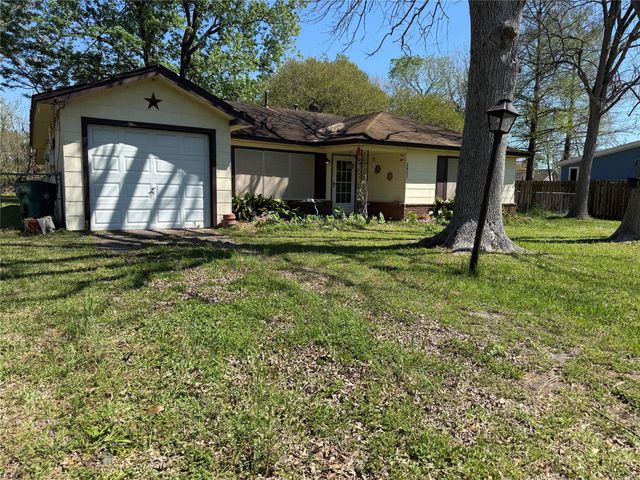 2607 Lilac St — Golden Acres Sec 02