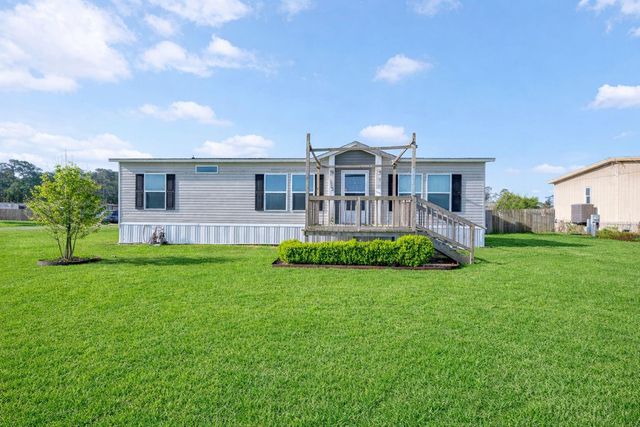 17680 Old Highway 105 E — Ponderosa Pines