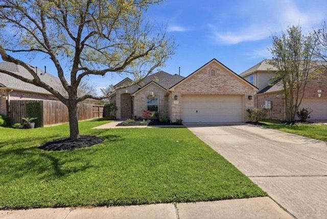2607 Sun Cove Ln — Sunrise Lakes