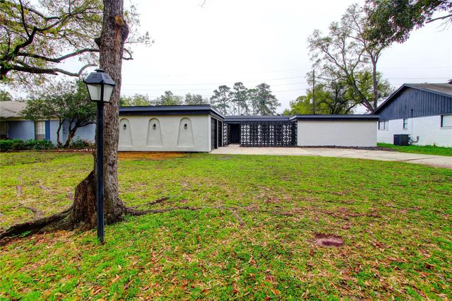 207 Shannondale Ln — Enchanted Oaks Sec 02