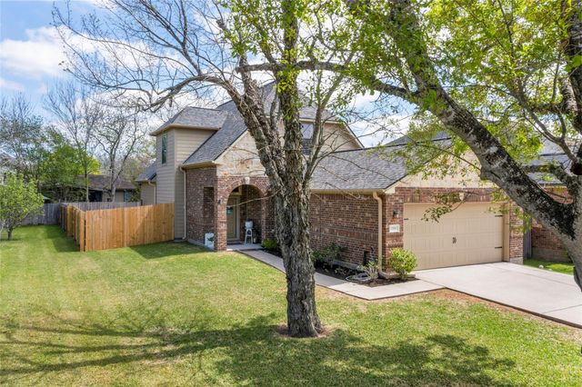 2906 Virginia Ave — Dickinson Townsite