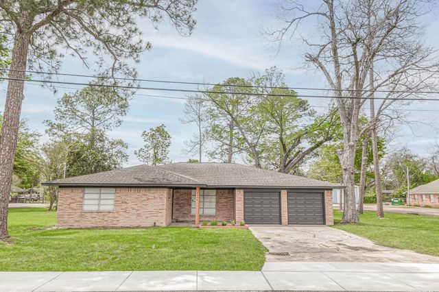 2834 Pansy St — Golden Acres Sec 01
