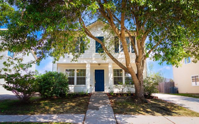 803 Dragonfly Dr — Foster Glen 01