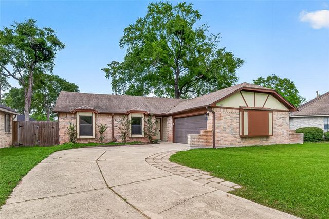 2031 Woodhue Dr — Imperial Oaks 03