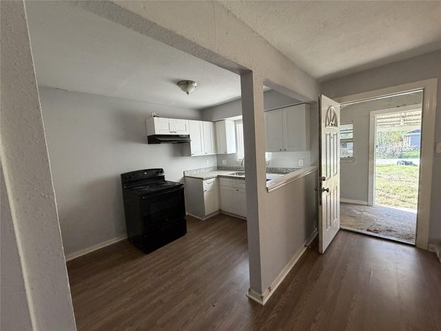 2409 Hodges St — Highland Farms