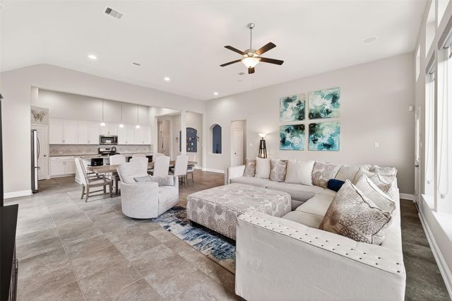 24022 Kingdom Isle Ln — King Crossing