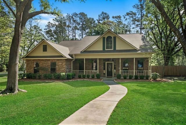 2400 Hollowbrook Ln — Carriage Hills 01