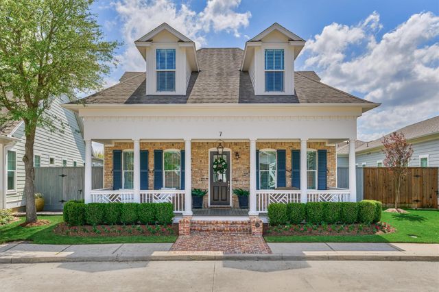 7 Bowers Pine Ct — Harper Woods