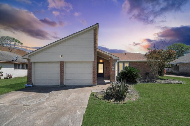 1750 Hilton Head Dr — Thunderbird North